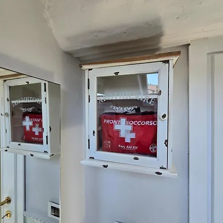 Mansarda A Pochi Passi Dal Mare アパート ヴィアレッジョ