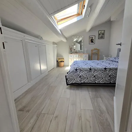 Mansarda A Pochi Passi Dal Mare Apartment